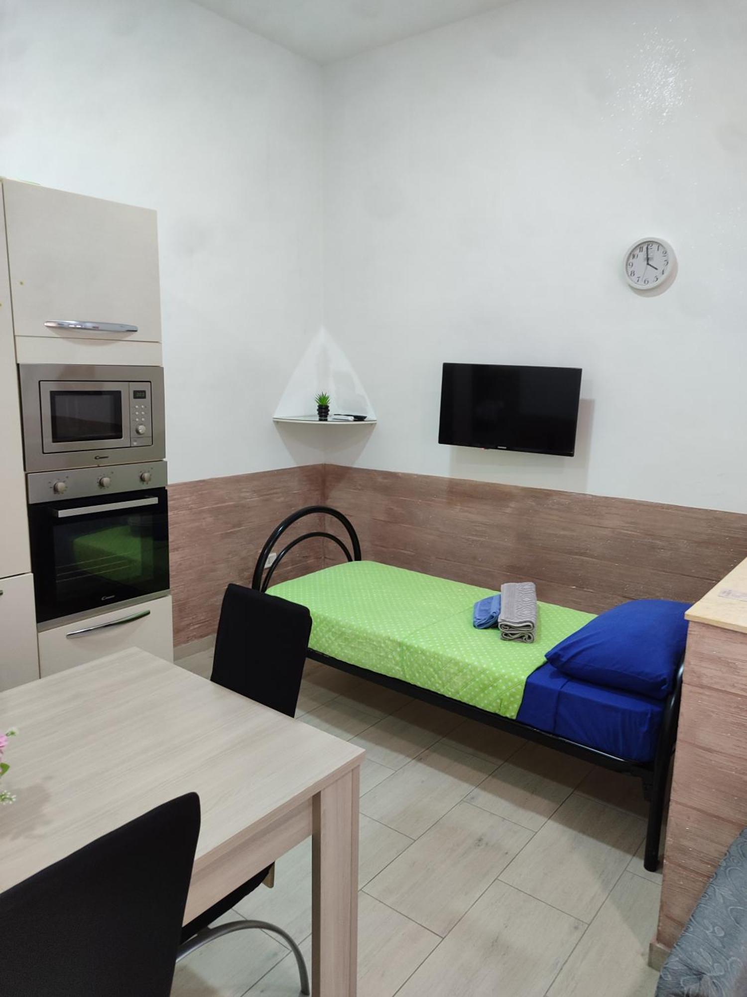 Al Civico 13 Apartment Foggia Exterior photo